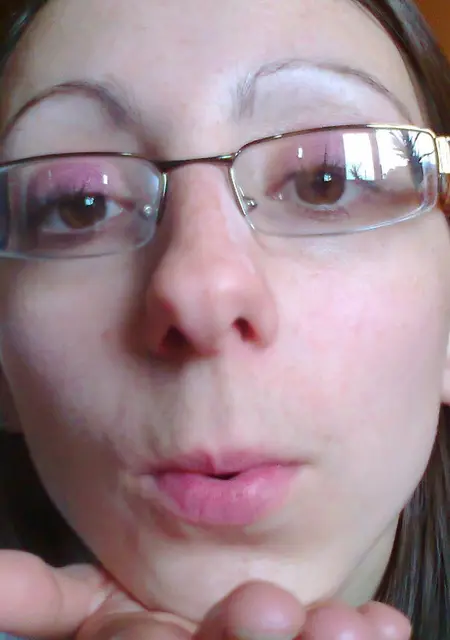 Карина из Луховиц, мне 25, познакомлюсь для общения