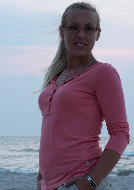 Вероника из Гулькевичей, мне 27, познакомлюсь для общения