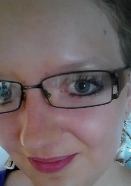 Я Сабина, 21, из Сафонова, ищу знакомство для постоянных отношений