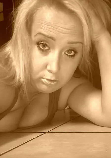 Валерия из Рассказова, мне 21, познакомлюсь для общения