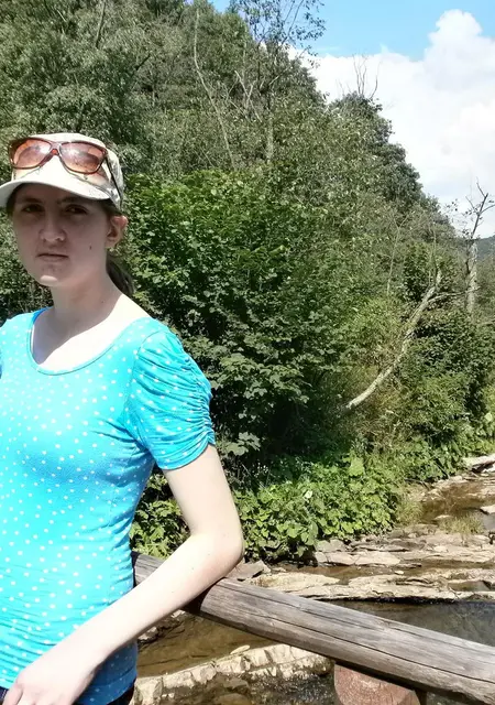 Лариса из Нахабина, мне 20, познакомлюсь для общения