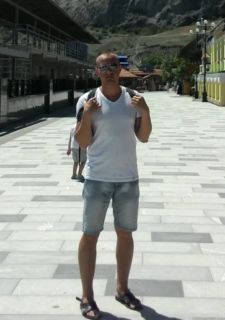 Я Александр, 42, из Гаджиева, ищу знакомства без обязательств