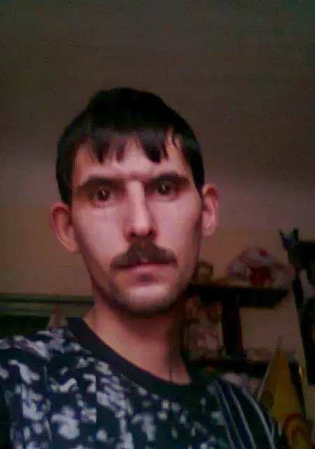 Олег из Арамиля, мне 40, познакомлюсь на одну ночь