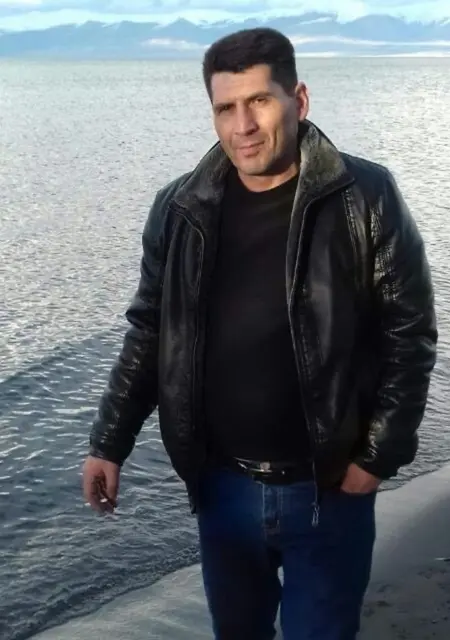 Я Шираз, 50, из Пугачева, ищу знакомства без обязательств