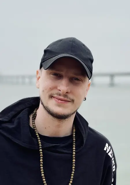 Я Максим, 31, знакомлюсь без обязательств в Новом Уренгое