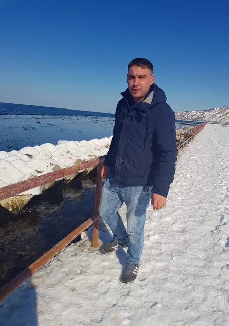 Алексец из Холмска, ищу на сайте знакомства на одну ночь