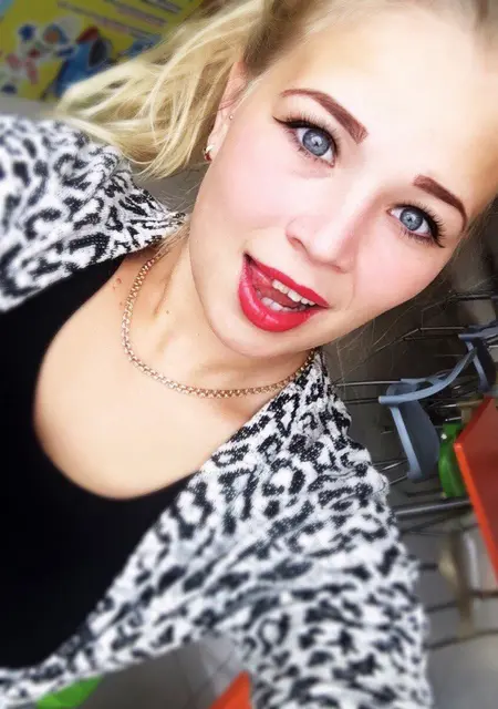 Я Анна, 28, знакомлюсь без обязательств в Магадане