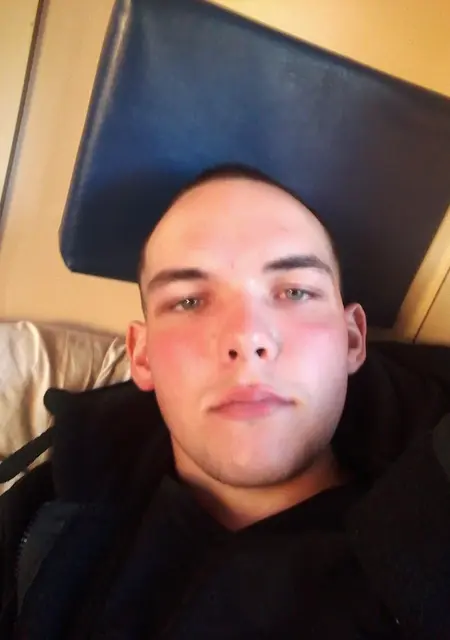 Влад из Кандалакши, ищу на сайте знакомства на одну ночь