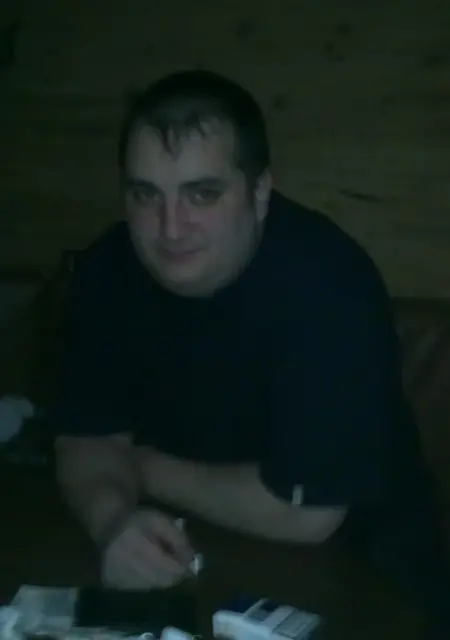 Я Евгений, 44, из Гаджиева, ищу знакомства на одну ночь