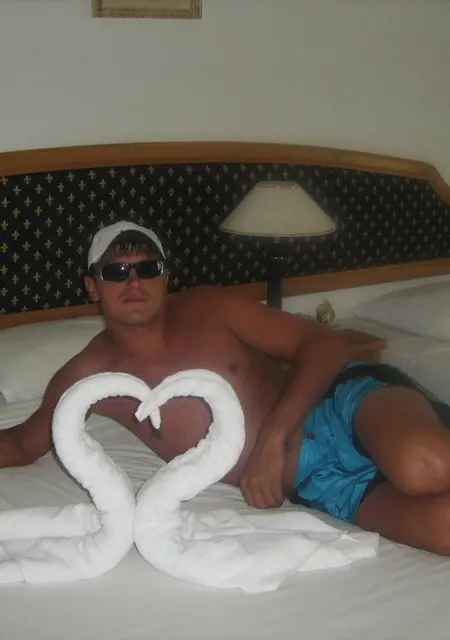 Konstantin из Дзержинского, ищу на сайте знакомства на одну ночь