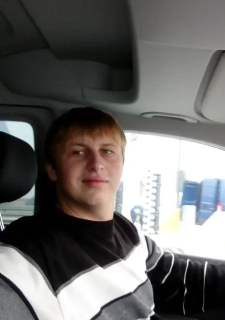 Я Женя, 32, знакомлюсь без обязательств в Боброве