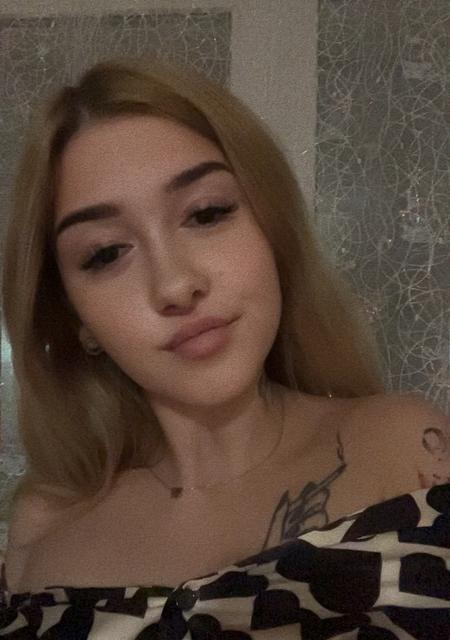 Я Ангелина, 21, из Великого Новгорода, ищу знакомство для общения