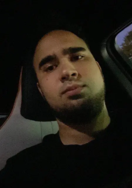 Камил из Алексина, мне 22, познакомлюсь на одну ночь