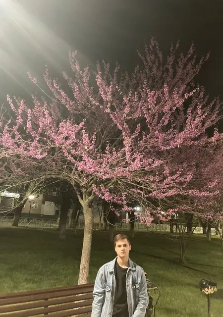 Артем из Невинномысска, ищу на сайте знакомства на одну ночь