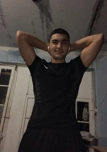 Я Максимилиан, 22, из Карачева, ищу знакомство для общения