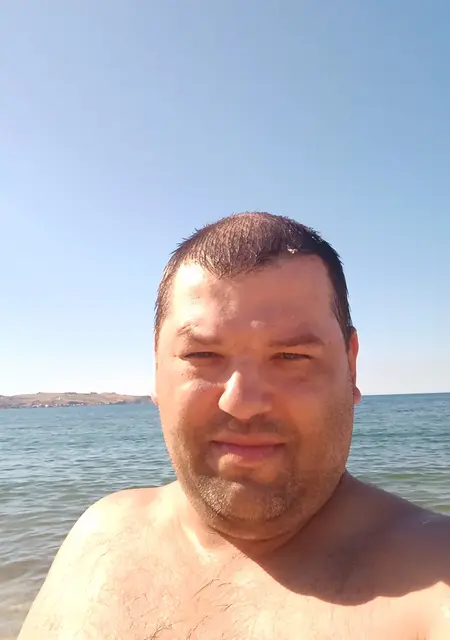 Я Сергей, 38, из Суворова, ищу знакомства без обязательств