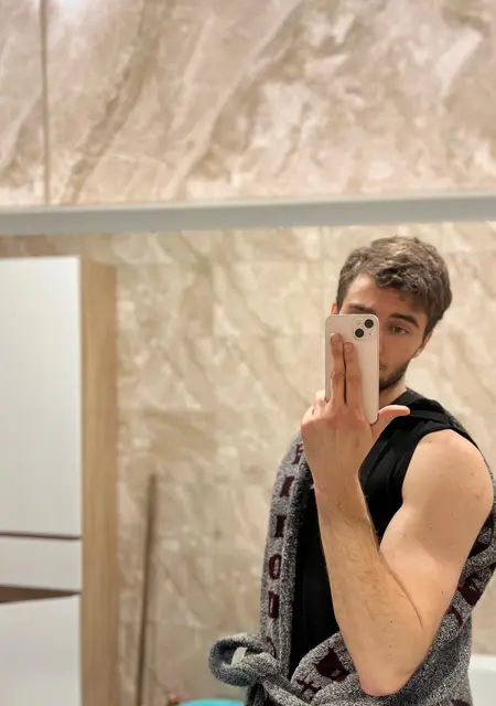 Заур из Моздока, ищу на сайте знакомства на одну ночь