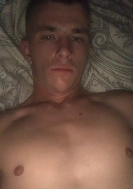 Я Виталий, 26, знакомлюсь для постоянных отношений в Миллерове