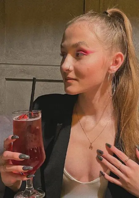 Саша из Усть-Илимска, мне 24, познакомлюсь на одну ночь