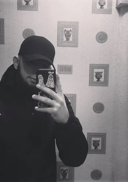 Вадим из Азнакаева, мне 22, познакомлюсь на одну ночь