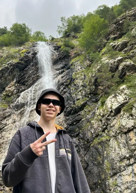 Я Artem, 19, из Аксая, ищу знакомство для открытые отношения