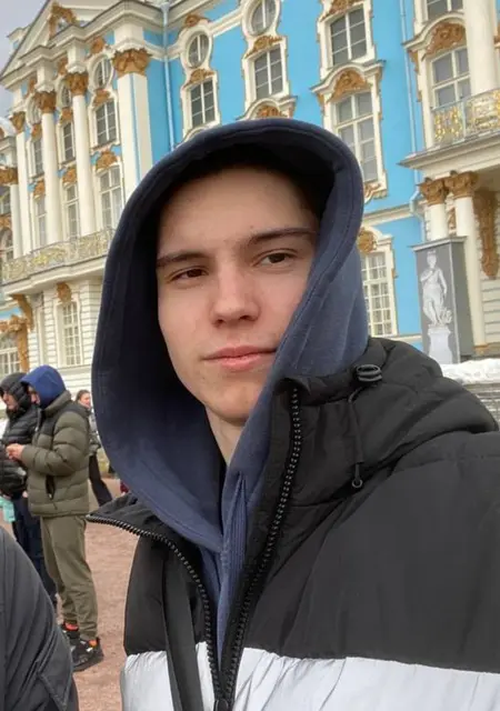 Я Александр, 19, из Костомукши, ищу знакомства на одну ночь