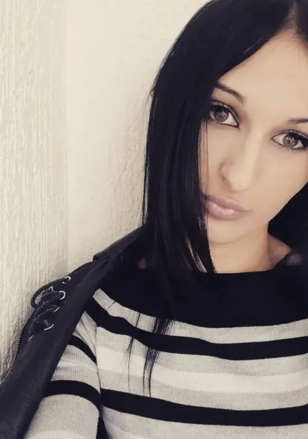 Я Мадина, 27, из Курганинска, ищу знакомства на одну ночь