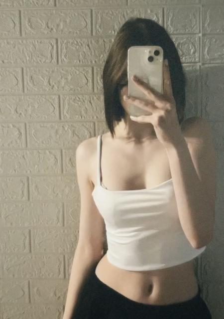 Я Александра, 20, из Москвы, ищу знакомства без обязательств