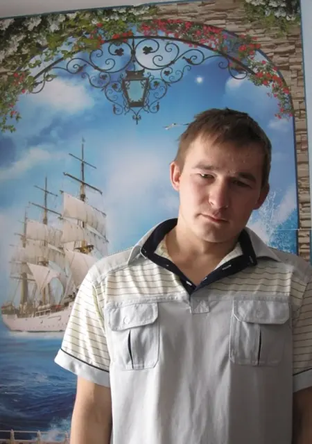 Я Славик, 31, из Отрадного, ищу знакомства без обязательств