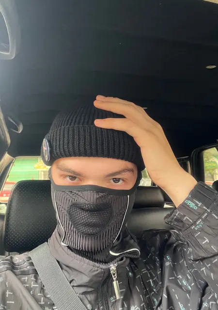 Я Сема, 18, из Полевского, ищу знакомства без обязательств