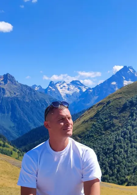 Макс из Санкт-Петербурга, мне 33, познакомлюсь для общения