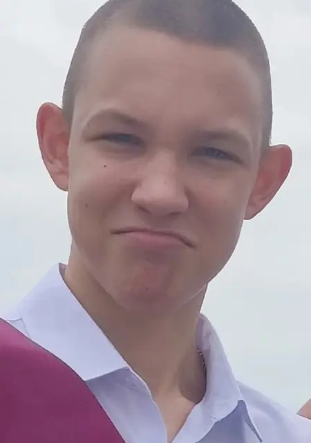 Артём из Кореновска, мне 19, познакомлюсь на одну ночь