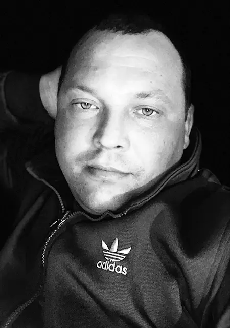 Антон из Москвы, мне 33, познакомлюсь для постоянных отношений