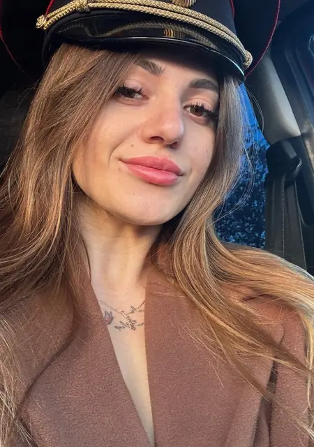 Я Алёна, 25, знакомлюсь для открытые отношения в Москве