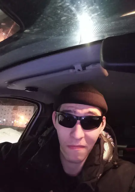 Я Александр, 24, из Муравленко, ищу знакомства без обязательств