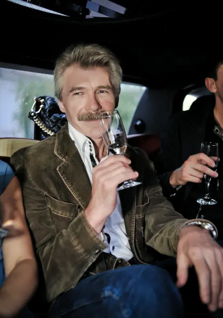 Я Jonny, 68, из Медногорска, ищу знакомства на одну ночь