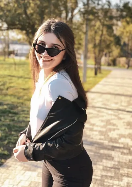 Я Эмилия, 23, знакомлюсь без обязательств в Альметьевске