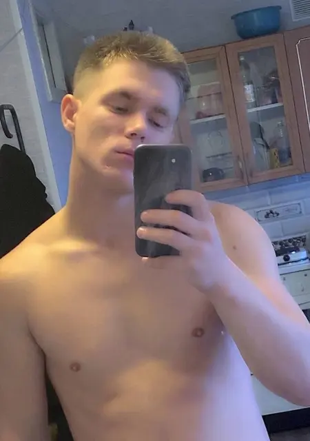 Андрей из Фокина, ищу на сайте знакомства на одну ночь