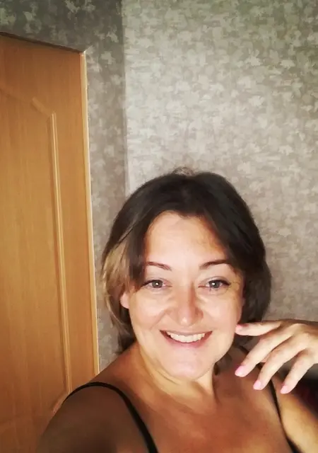 Я Виктория, 50, из Симферополя, ищу знакомство для приятного времяпровождения