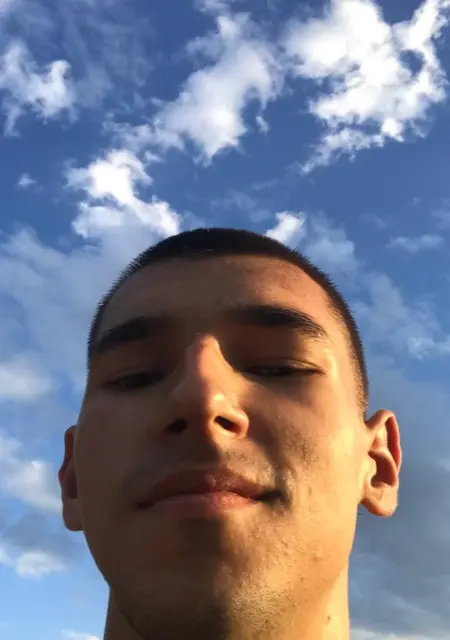 Илья из Прохладного, ищу на сайте знакомства на одну ночь