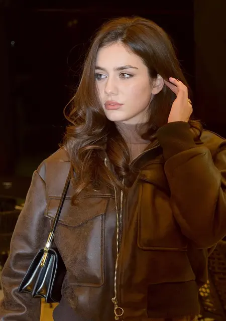 Диана из Краснодара, мне 21, познакомлюсь для открытые отношения