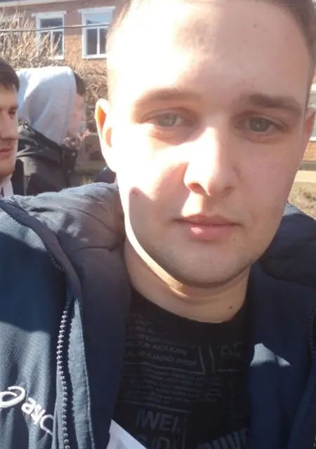 Я Дмитрий, 24, из Кропоткина, ищу знакомство для постоянных отношений