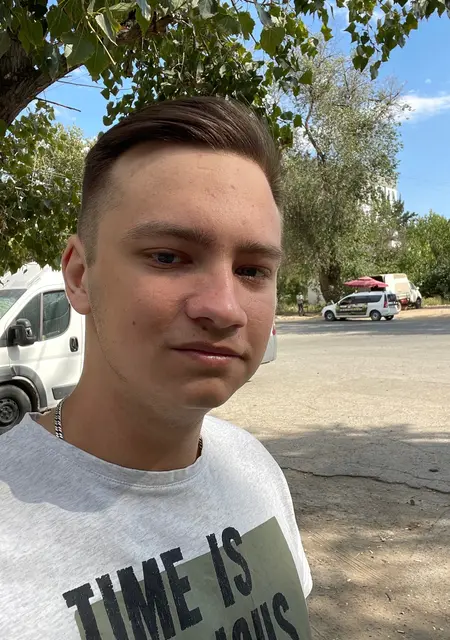 Я Данил, 21, из Астрахани, ищу знакомства без обязательств