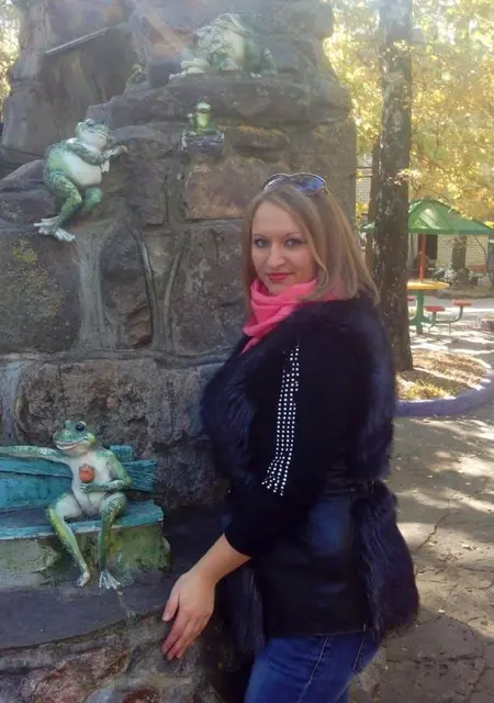 Виктория из Железногорска, мне 34, познакомлюсь на одну ночь