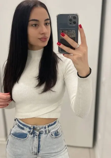 Кристина из Владикавказа, ищу на сайте постоянные отношения