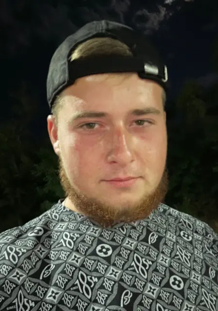 Я Artem, 24, из Новопавловска, ищу знакомства без обязательств