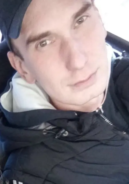 Евгений из Нижней Туры, мне 35, познакомлюсь для дружбы