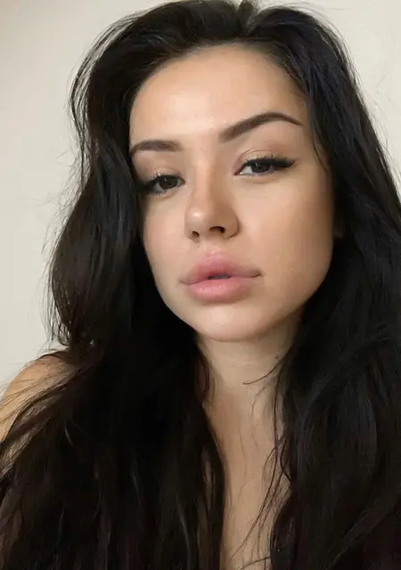 Алиса из Камышина, ищу на сайте знакомства без обязательств