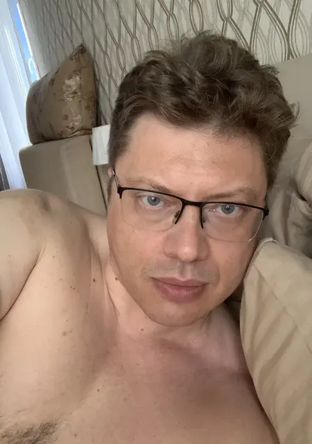 Павел из Южно-Сахалинска, мне 38, познакомлюсь для приятного времяпровождения