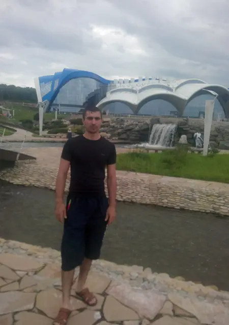 Руслан из Кайеркана, ищу на сайте знакомства на одну ночь